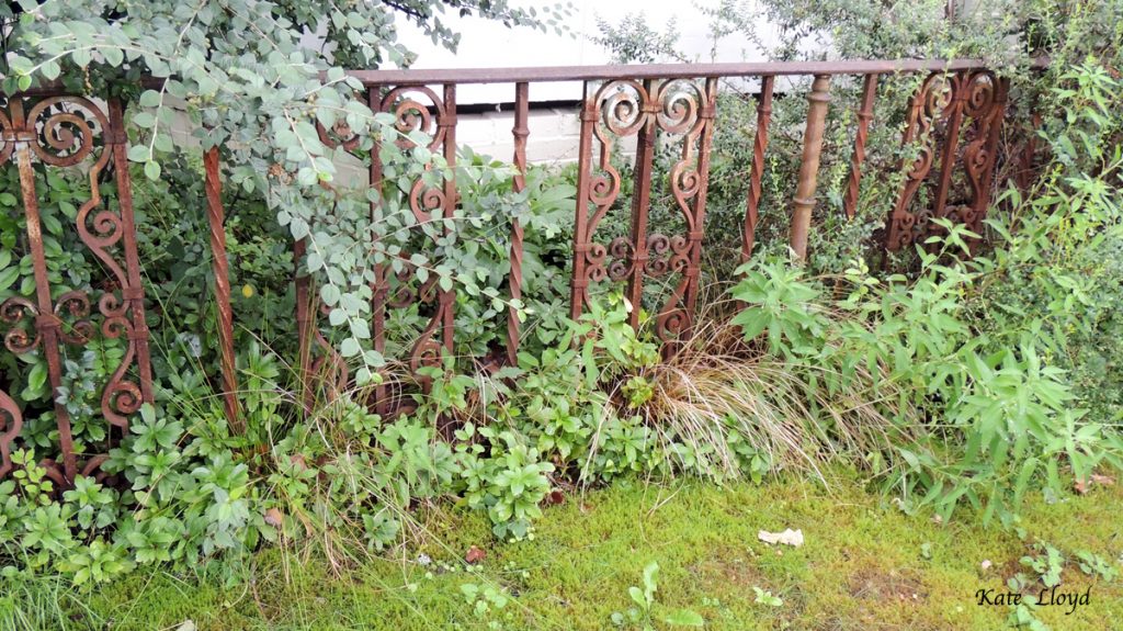I still love this decorative wrought-iron railing!