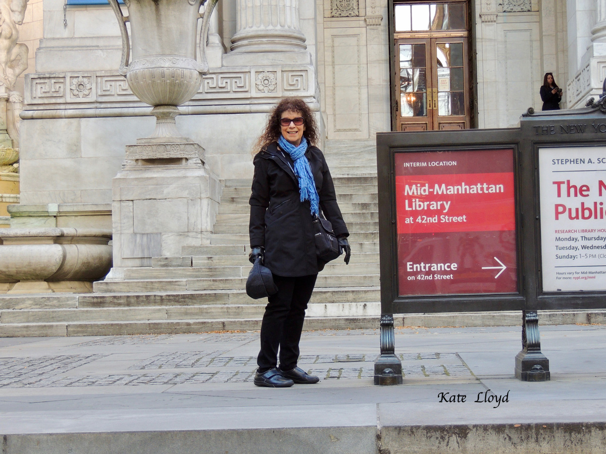 Ah, the library. But not enough time to go inside. 