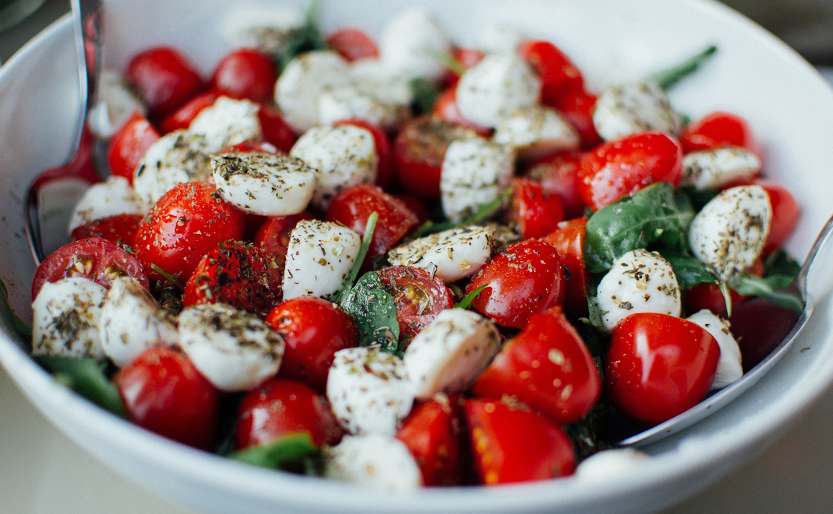 tomato caprese salad